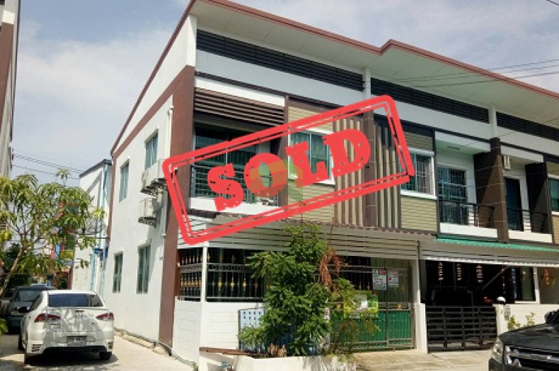 หมู่บ้าน ทรัพย์ทวี วิลเลจ ประชาอุทิศ90 ขายด่วน ทาวน์โฮม 2 ชั้น เนื้อที่ 19.50  ตร.ว แปลงมุม  นาเกลือ พระสมุทรเจดีย์ สมุทรปราการ แต่งครบ พร้อมอยู่
