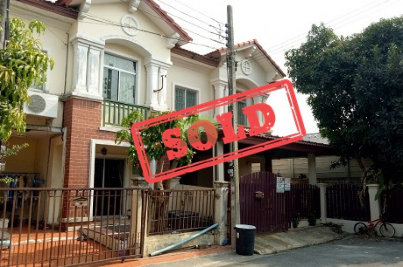 หมู่บ้าน เดอะคอนเนค1 ซอย กิ่งแก้ว 43 ขายด่วน ทาวน์เฮ้าส์ 2 ชั้น เนื้อที่ 28.20 ตร.ว แปลงริม ราชาเทวะ บางพลี สมุทรปราการ ทำเลดี ใกล้สนามบินสุวรรณภูมิ